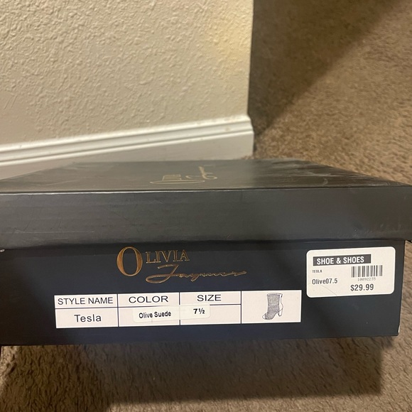 Olive green booties with the peep toe. Good condition. Material is suede. - Picture 8 of 8